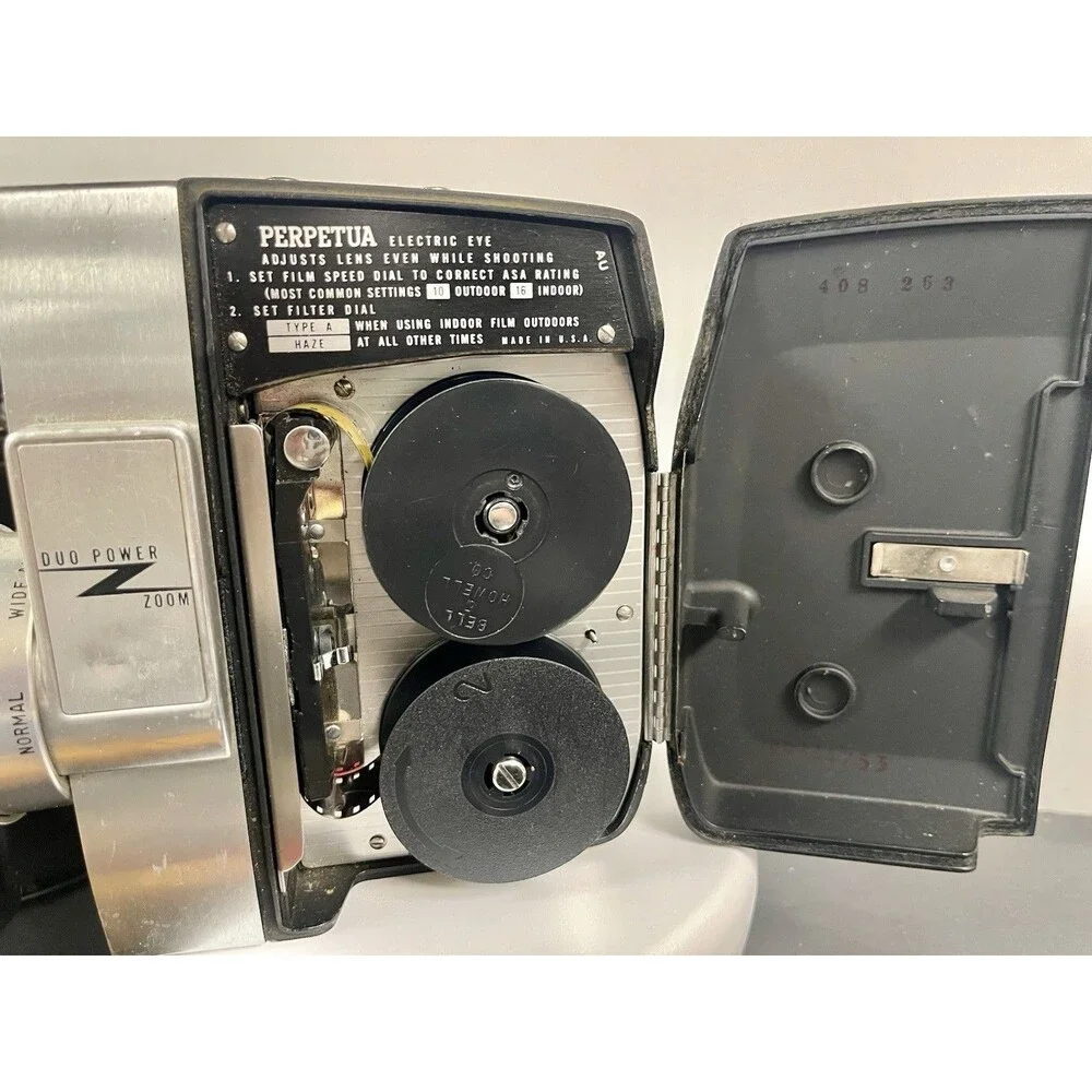Bell & Howell Director Series 8mm Zoomatic Camera- Functional* With Belding Case